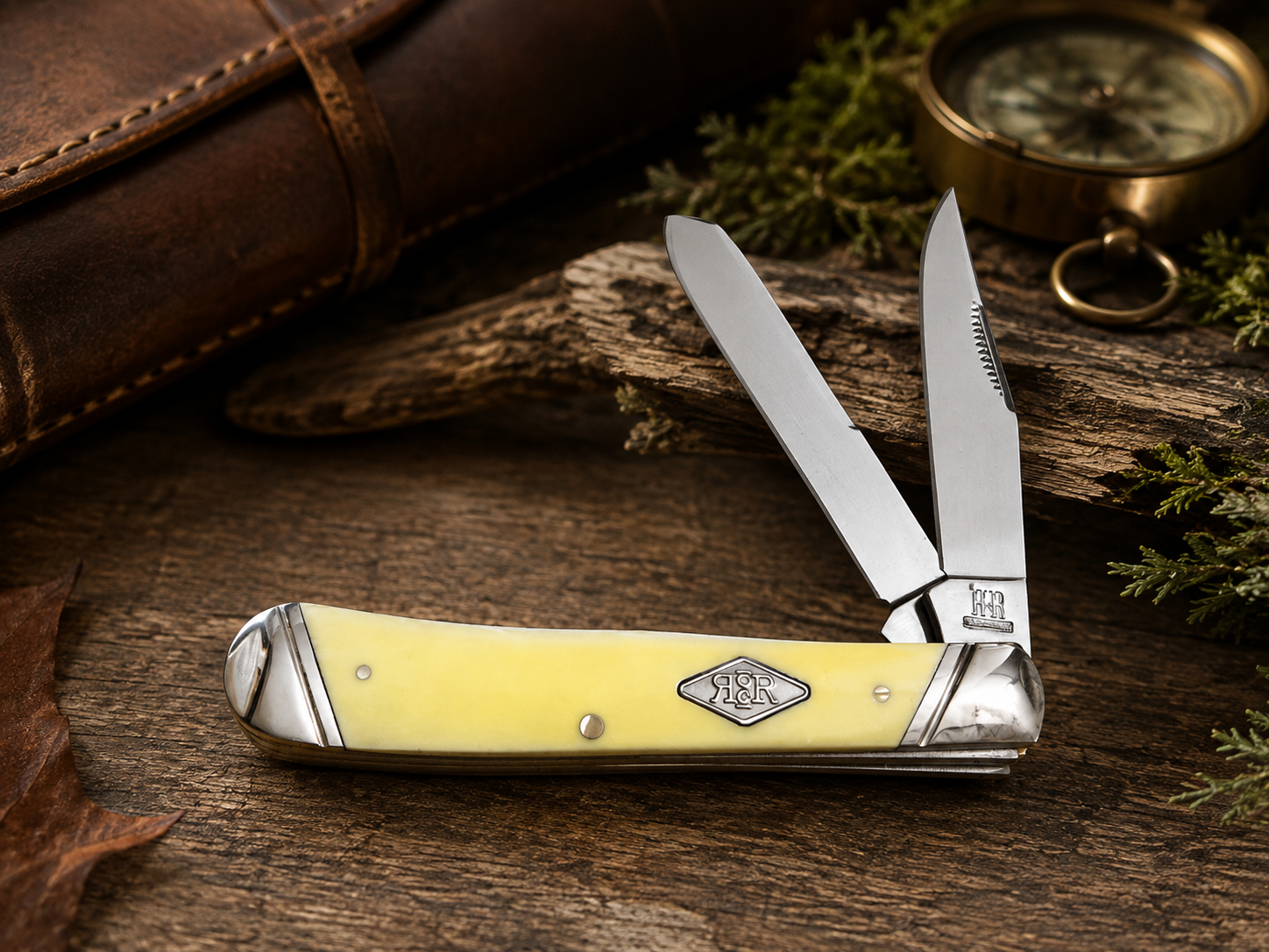 Rough Ryder Classic Carbon Yellow Trapper – T10 Carbon Steel – RR1731