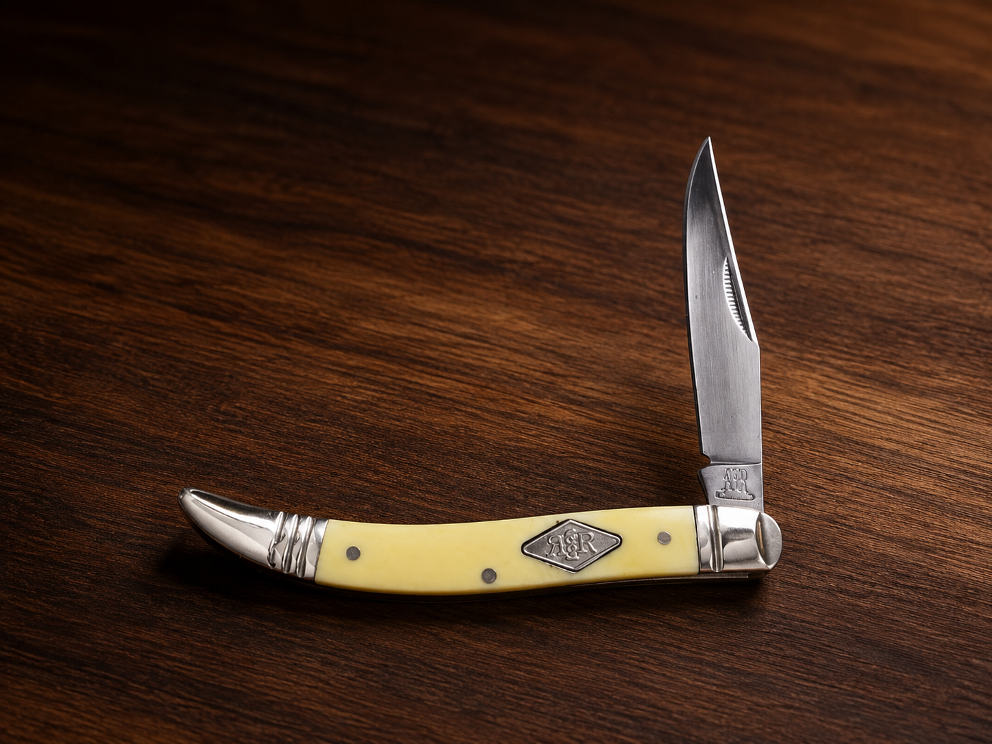 Rough Ryder Classic Carbon Large Toothpick – RR1744 – Yellow Handle – T10 Carbon Steel