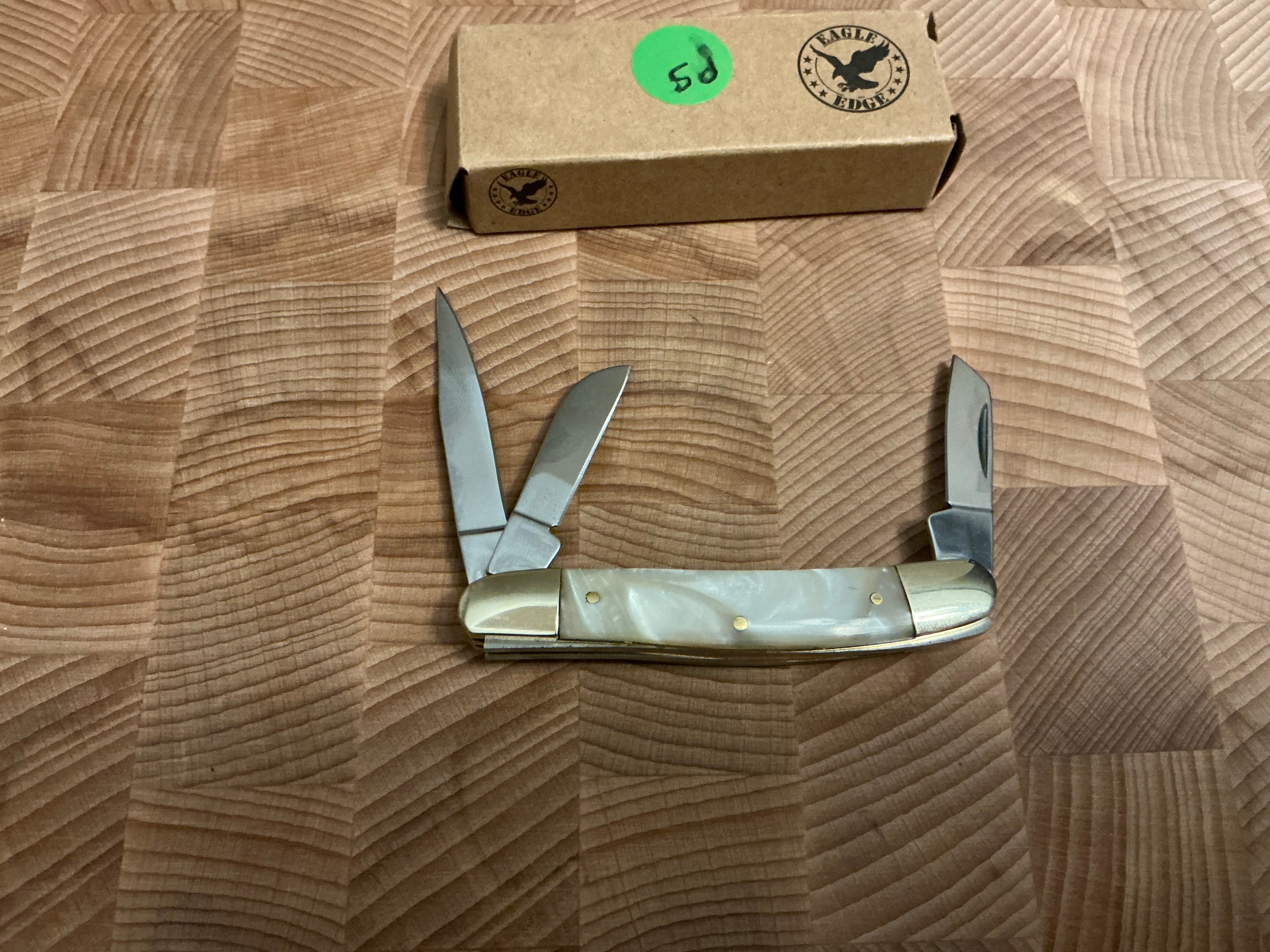 New in box - Eagle Edge Folding Knife #59