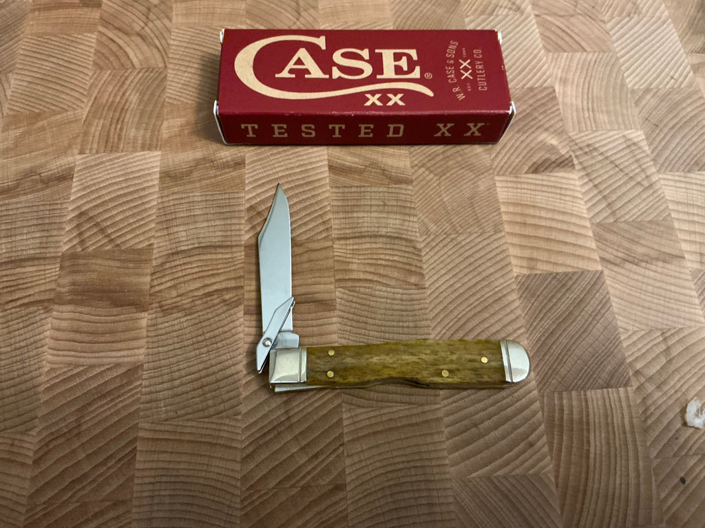 Case Antique Bone Smooth Cheetah Cub
